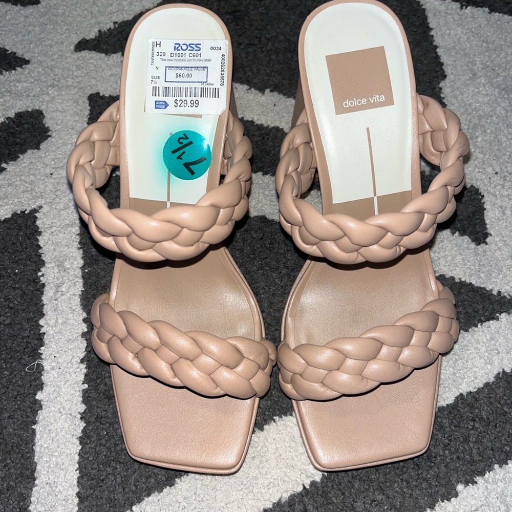 Nude dolce vita heels